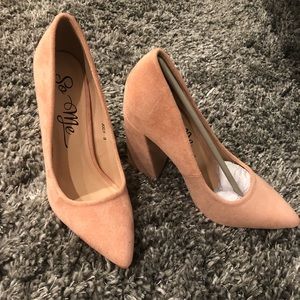 Brand new size 8 pumps